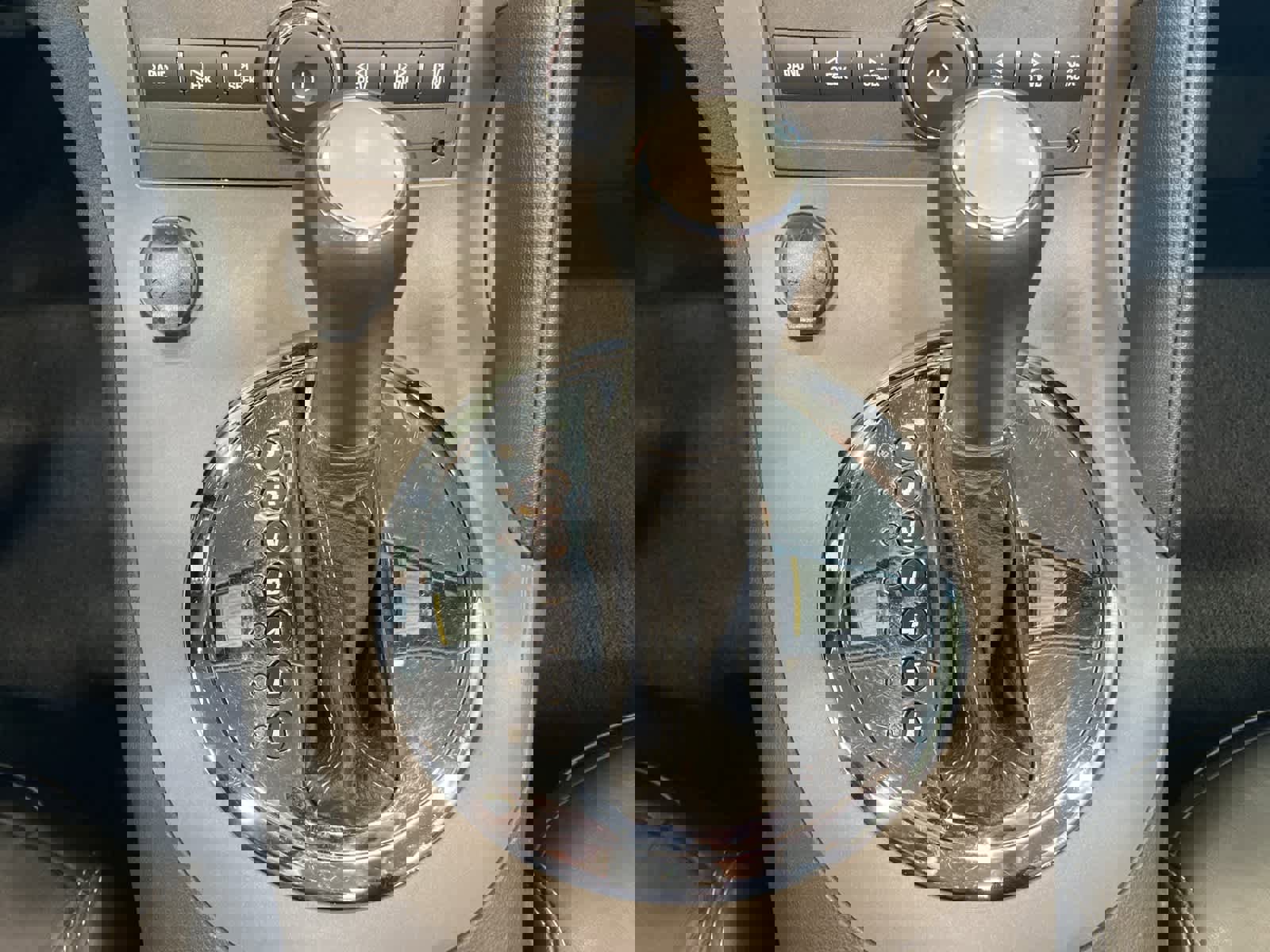 Used 2007 Pontiac Solstice Convertible w/ Premium Package image 13