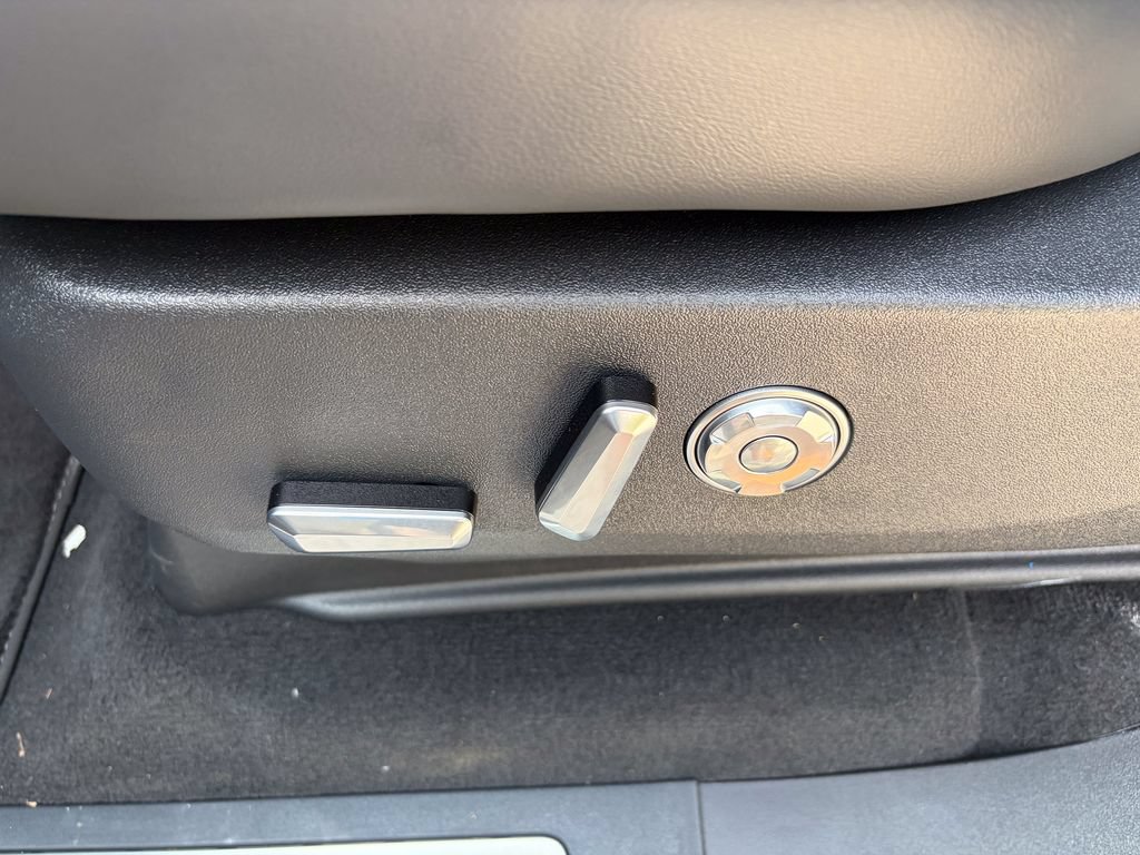 New 2027 Lincoln Navigator Premiere AWD/4WD image 13