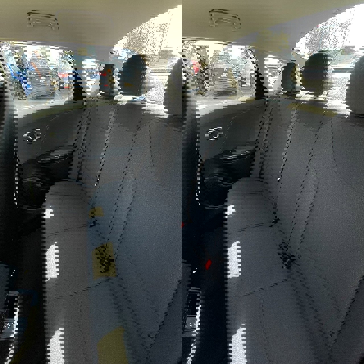 Used 2025 Kia K4 LXS image 23