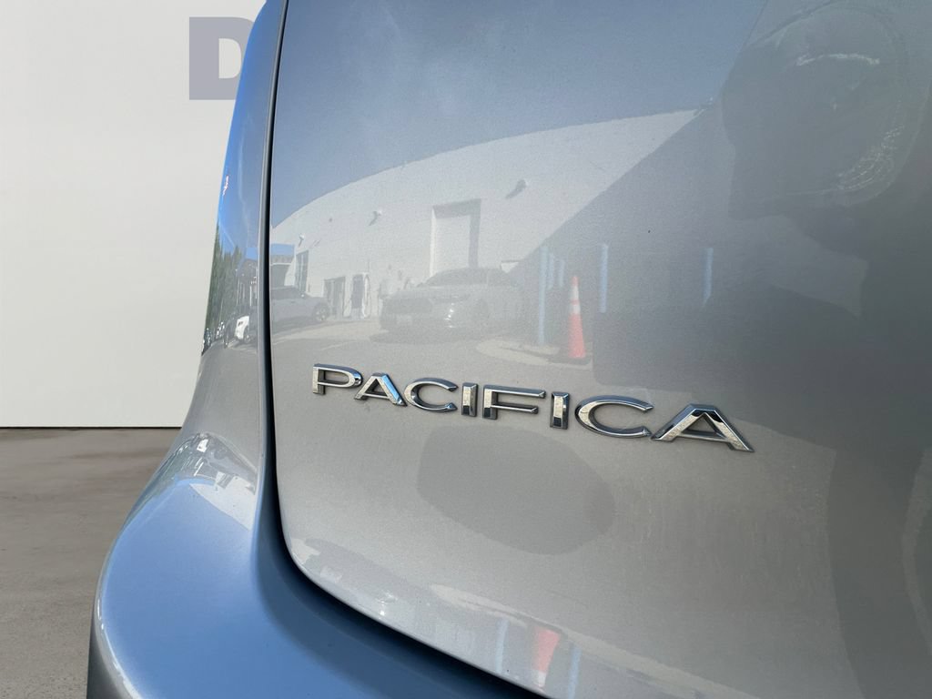 Used 2024 Chrysler Pacifica Limited FWD image 31