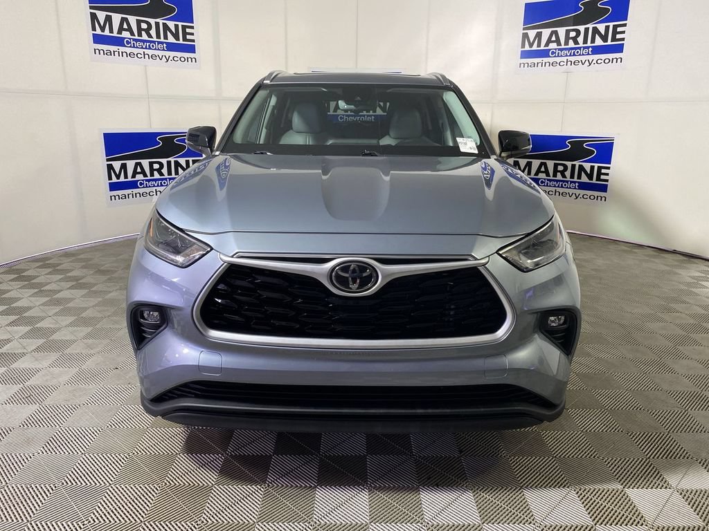 Used 2021 Toyota Highlander XLE FWD image 12