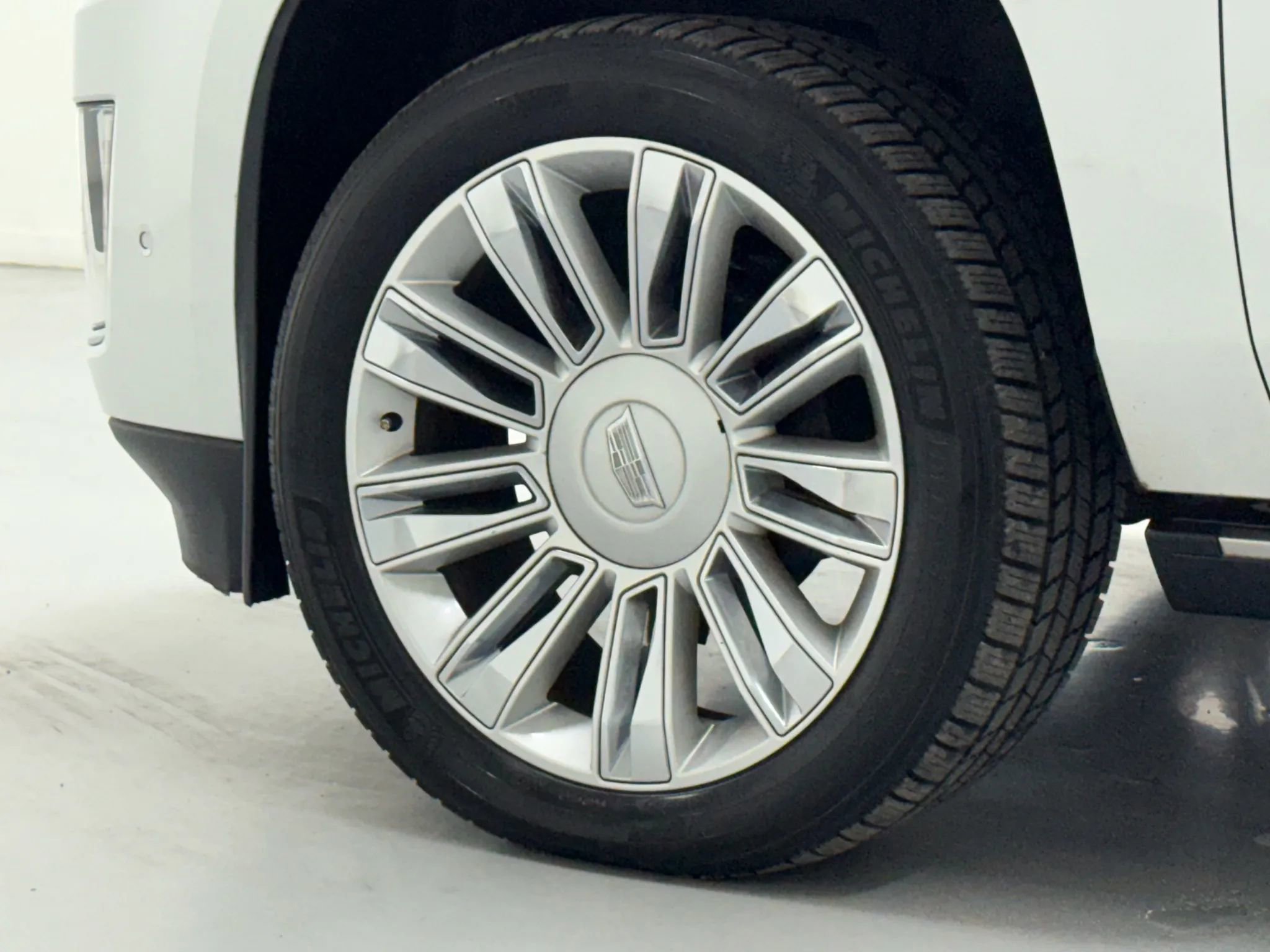 Used 2019 Cadillac Escalade Platinum image 44