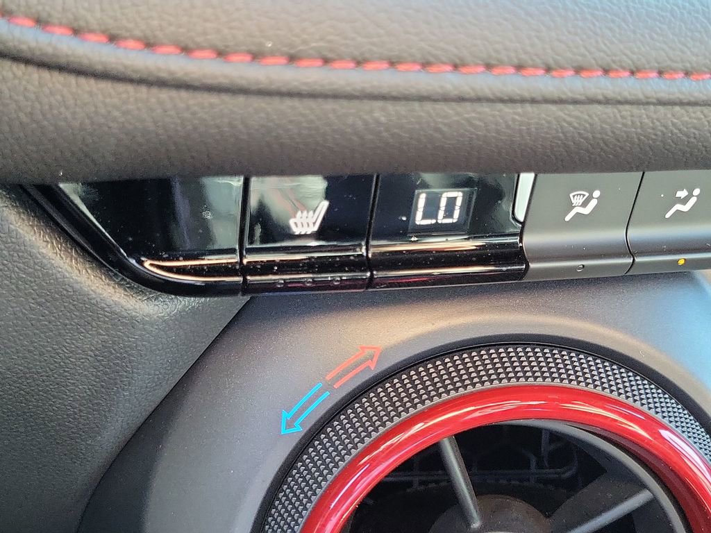 Used 2023 Chevrolet Blazer RS image 34