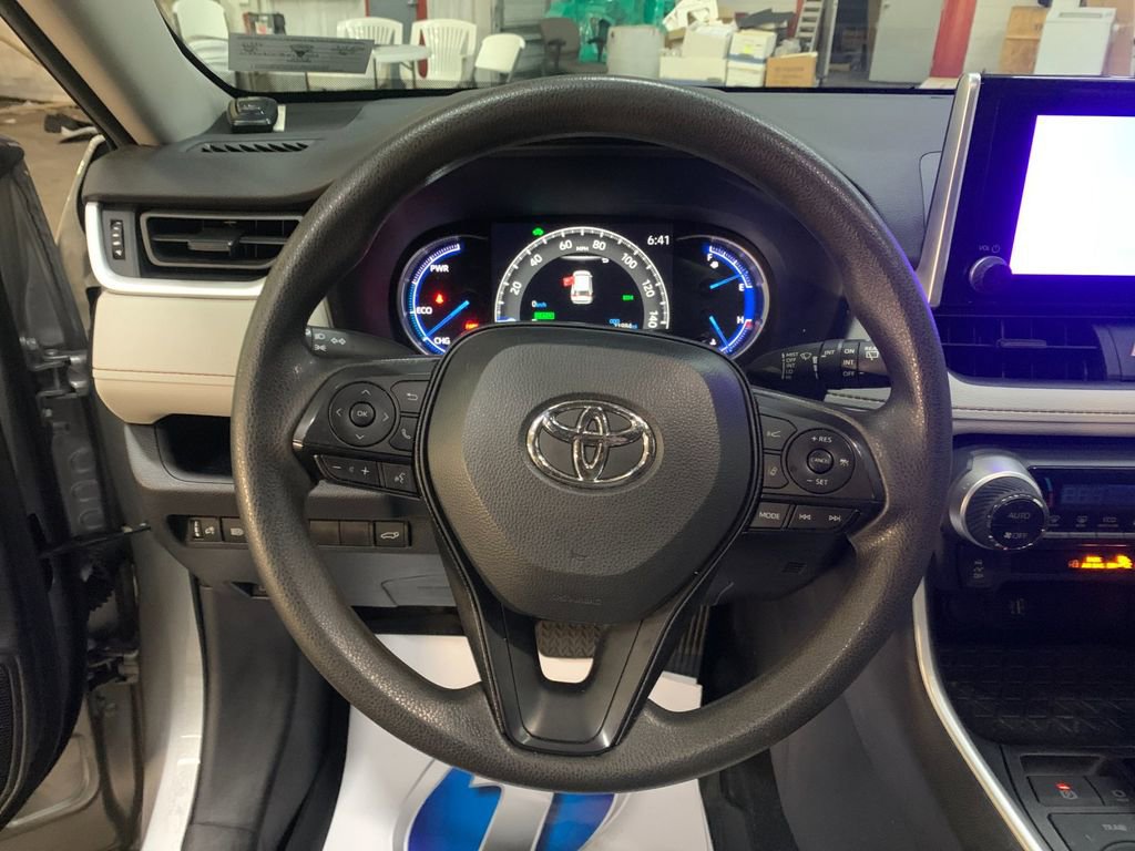 Used 2024 Toyota RAV4 XLE w/ Convenience Package image 28