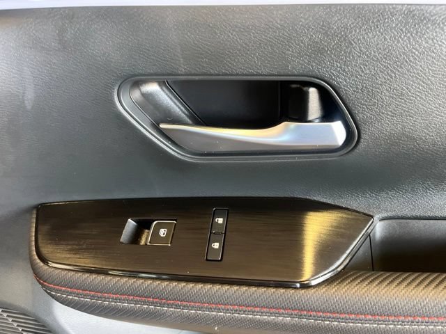 Certified 2025 Nissan Kicks SR AWD/4WD image 21