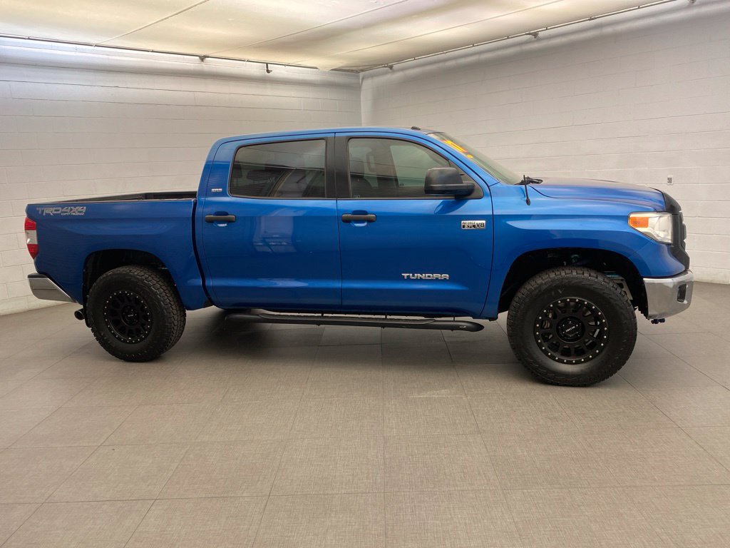 Used 2017 Toyota Tundra SR5 w/ TRD Off Road Package AWD/4WD image 8