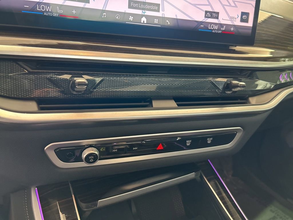 Used 2025 BMW X5 xDrive40i w/ M Sport Package image 52