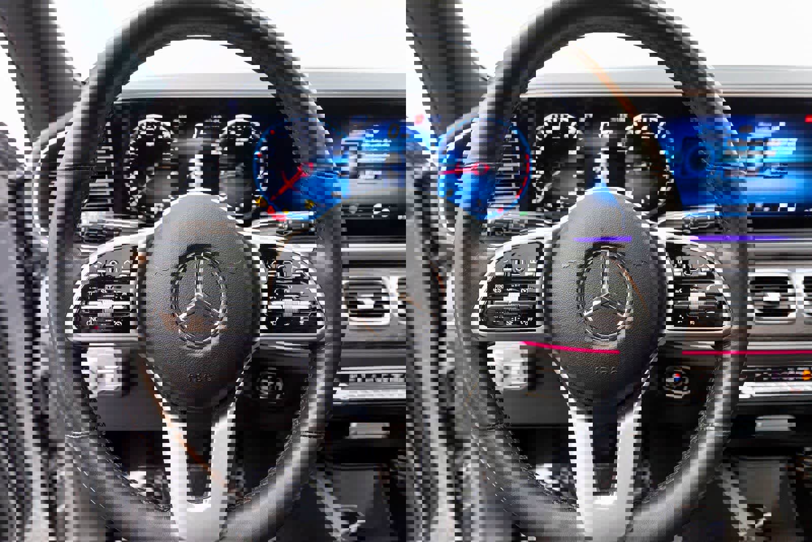 Used 2022 Mercedes-Benz GLE 350 4MATIC w/ Premium Package image 15