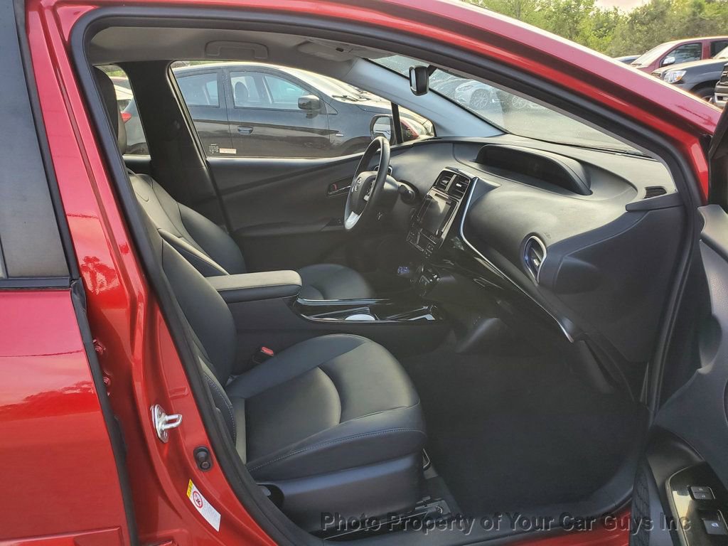 Used 2017 Toyota Prius FWD image 16