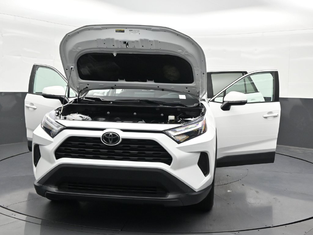 Used 2022 Toyota RAV4 XLE w/ Convenience Package FWD image 39