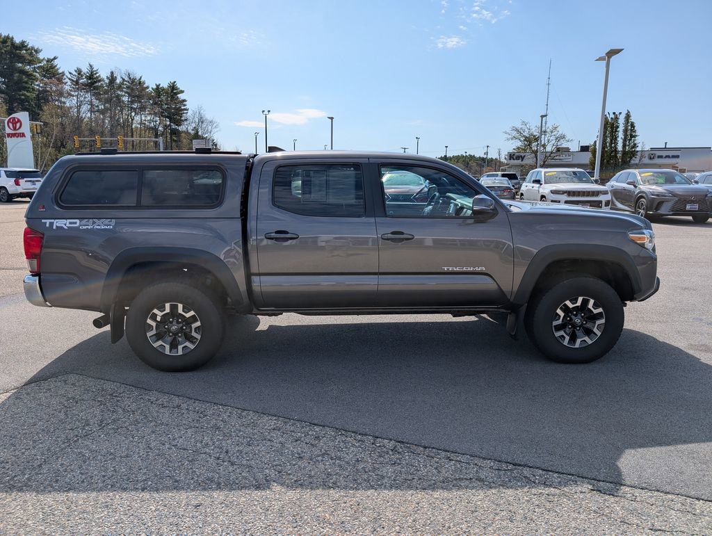 Used 2017 Toyota Tacoma TRD Off-Road w/ Tow Package AWD/4WD image 6