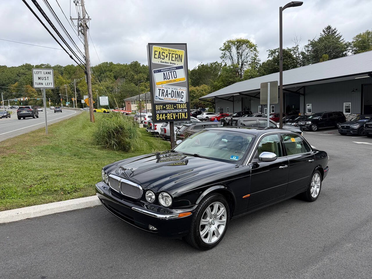 Used 2005 Jaguar XJ8 RWD image 1