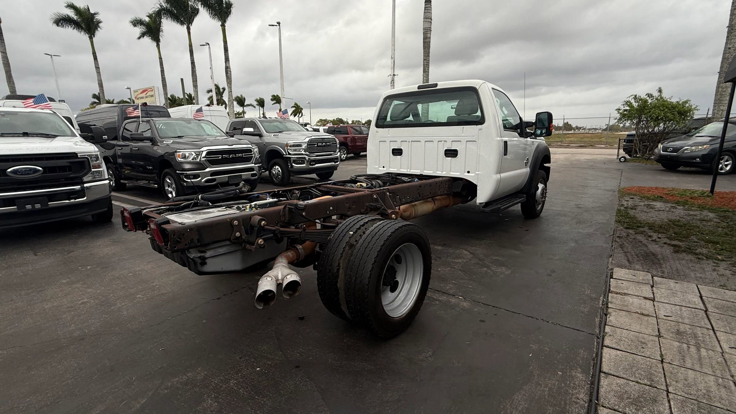 Used 2016 Ford F550 2WD Regular Cab Super Duty image 6
