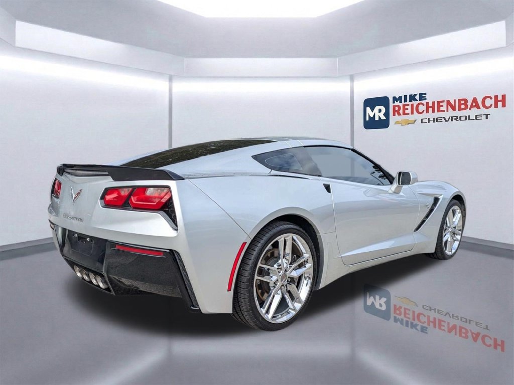 Used 2018 Chevrolet Corvette Stingray Coupe w/ 1LT RWD image 4