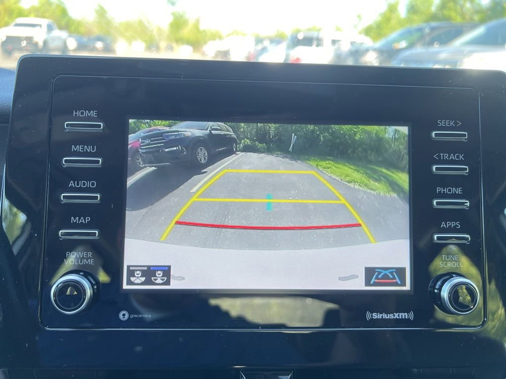Used 2022 Toyota Camry SE w/ Convenience Package FWD image 9