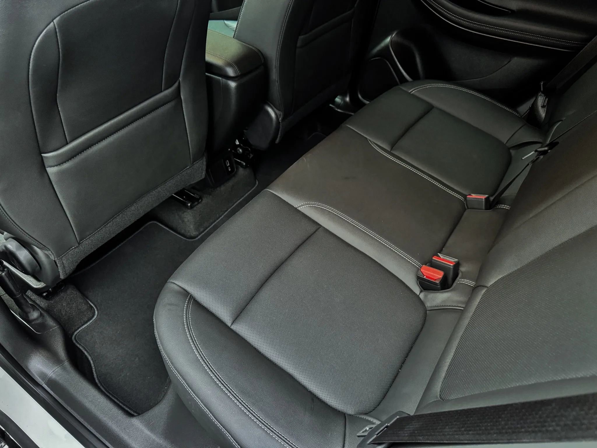 Used 2024 Buick Encore GX Sport Touring FWD image 20