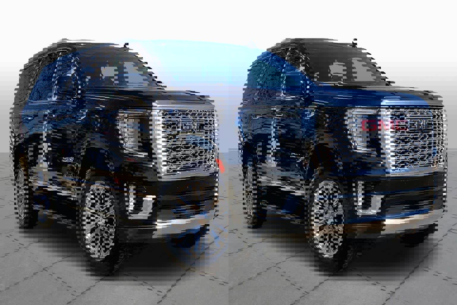 Used 2024 GMC Yukon Denali image 3