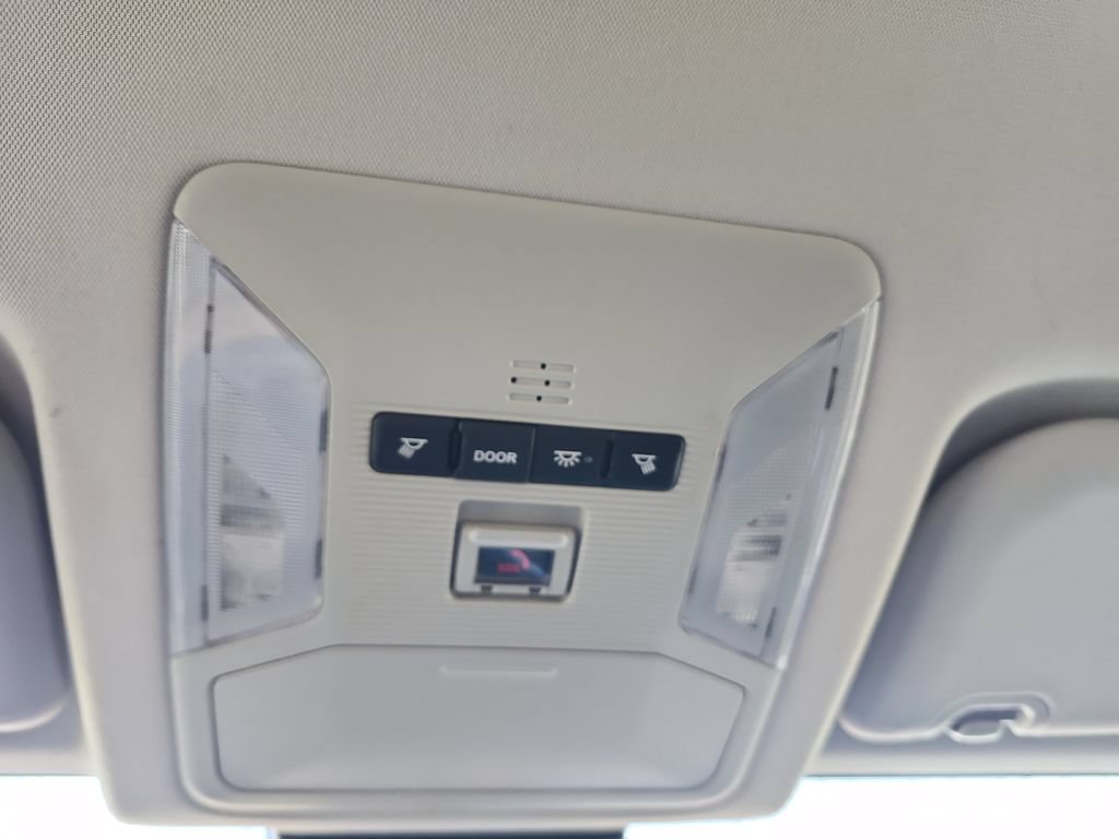 Used 2020 Toyota RAV4 LE FWD image 17