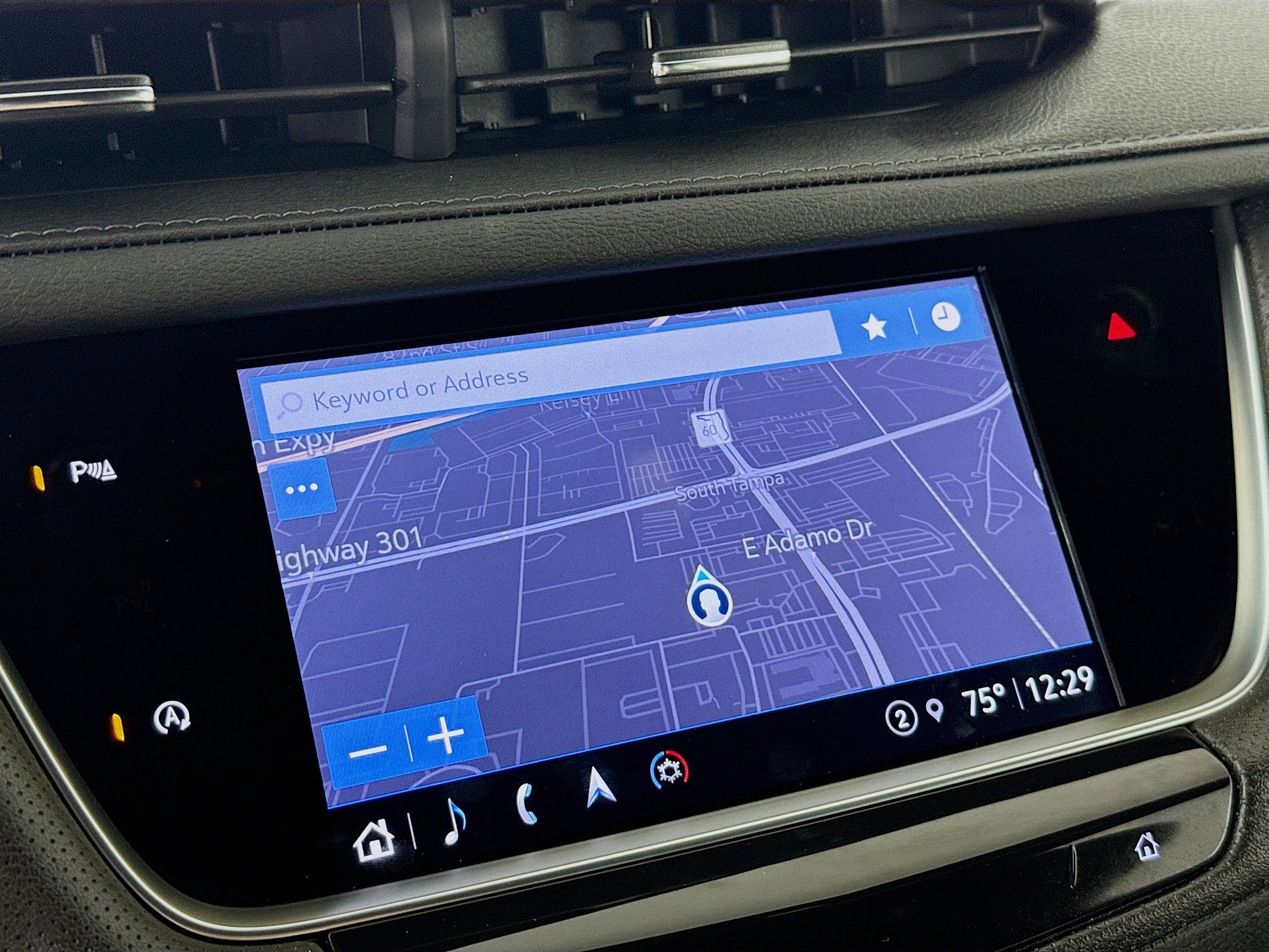 Used 2025 Cadillac XT5 Premium Luxury image 14