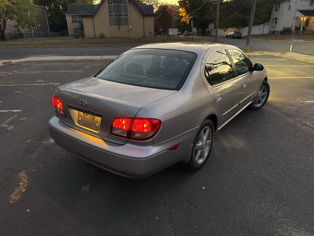 Used 2002 INFINITI I35 image 3