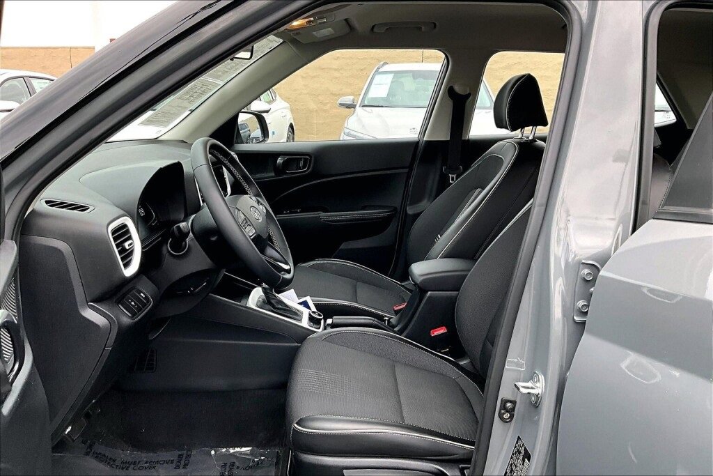 Certified 2023 Hyundai Venue Limited image 14