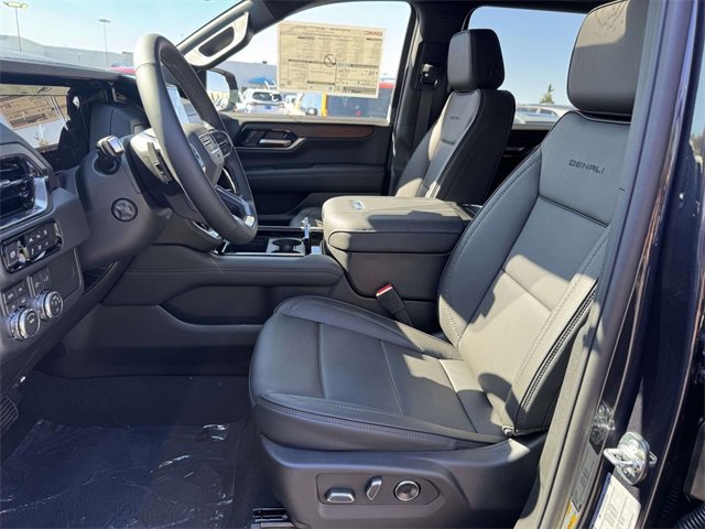 New 2026 GMC Yukon XL Denali image 7