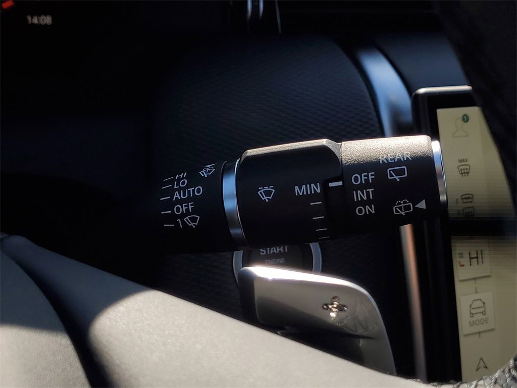 New 2026 Land Rover Discovery Sport Landmark image 17