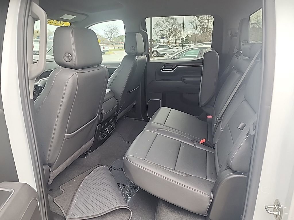 Used 2025 GMC Sierra 1500 SLT image 14