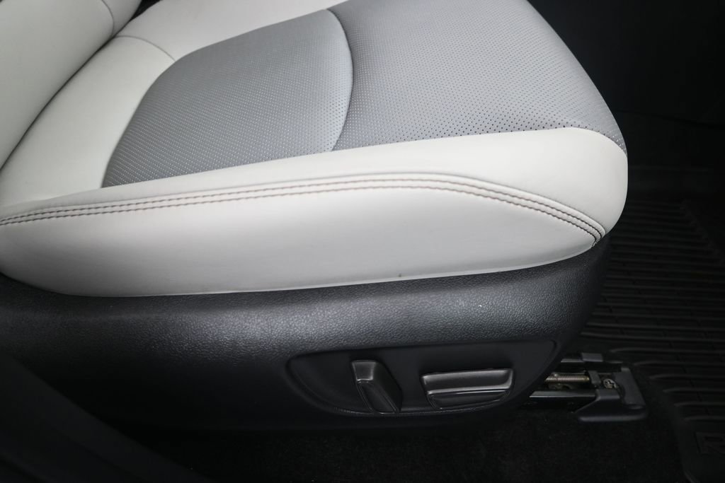Used 2024 Toyota RAV4 Limited FWD image 10