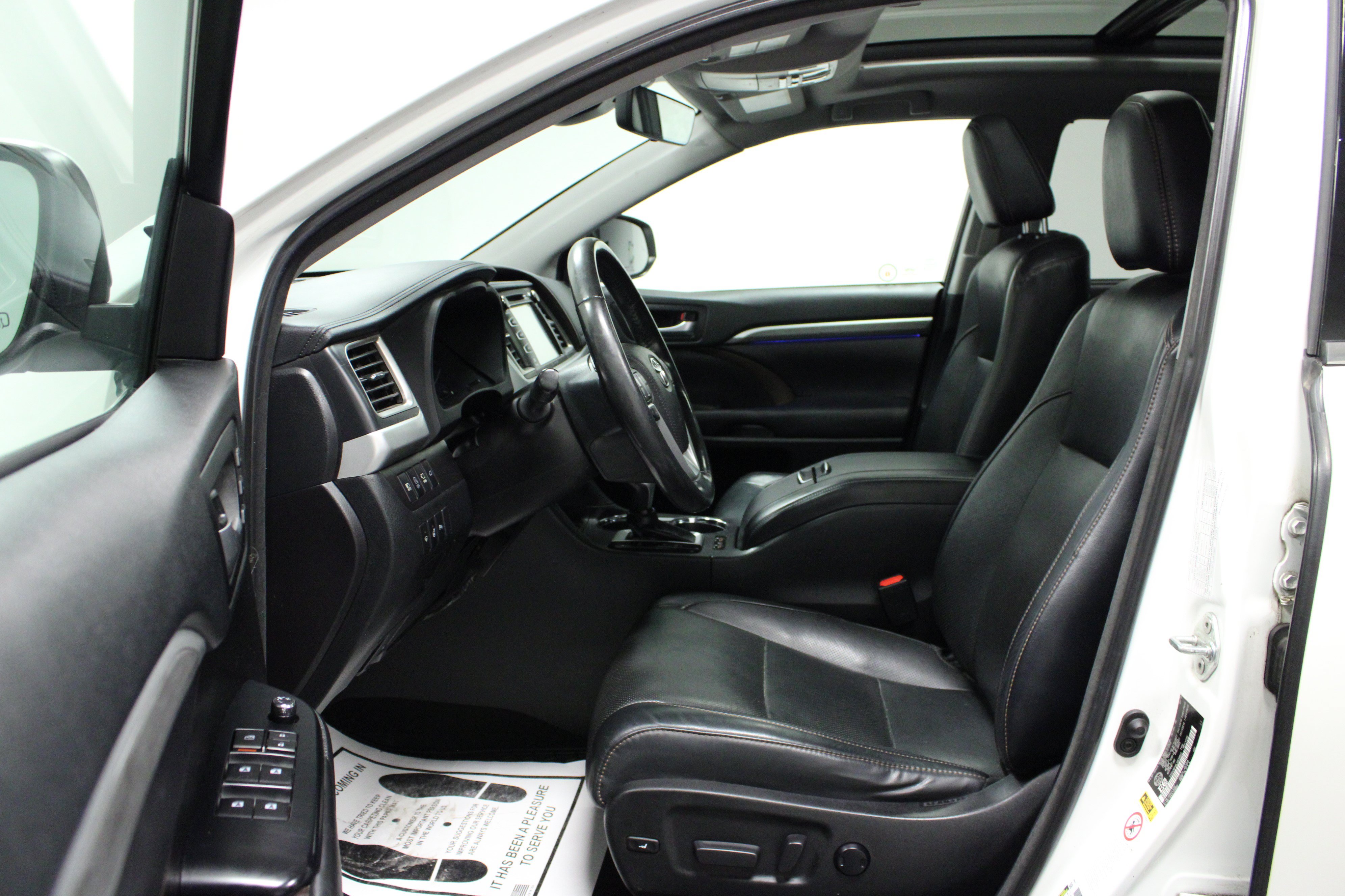 Used 2018 Toyota Highlander Limited AWD/4WD image 12