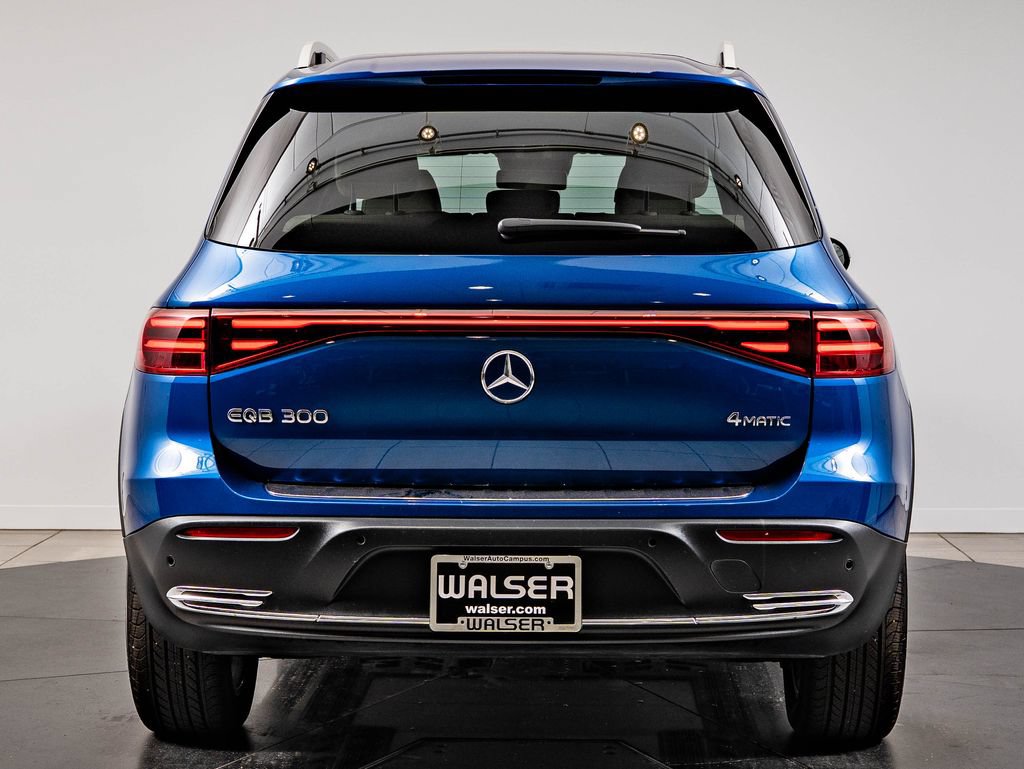 Used 2024 Mercedes-Benz EQB 300 4MATIC image 7