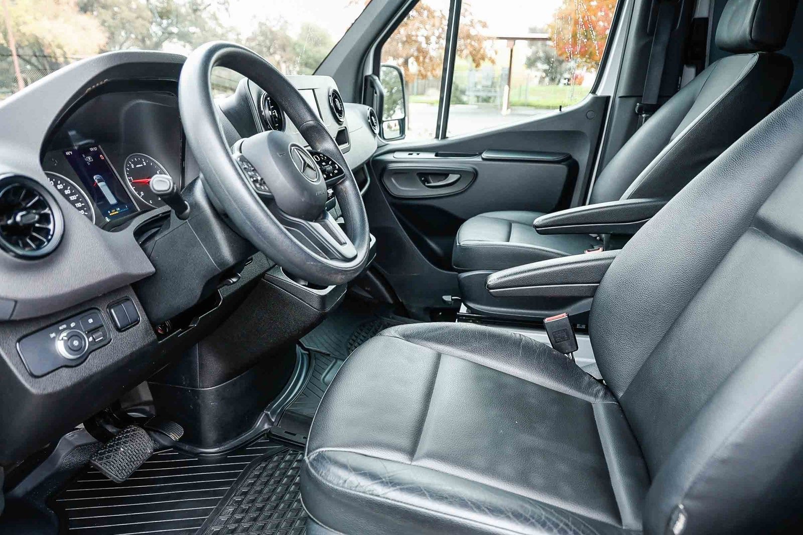 Used 2023 Mercedes-Benz Sprinter 144 Cargo image 18