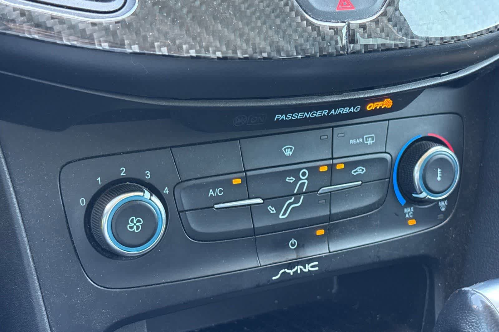 Used 2015 Ford Focus SE w/ SE Sport Package FWD image 21
