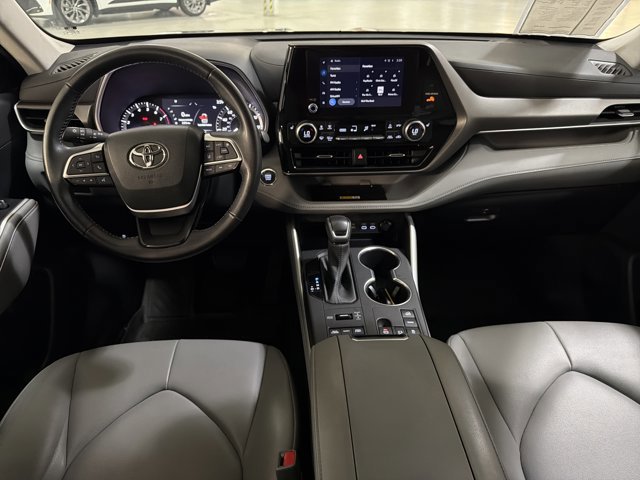 Used 2023 Toyota Highlander XLE w/ Protection Package #3 (TMS) AWD/4WD image 26