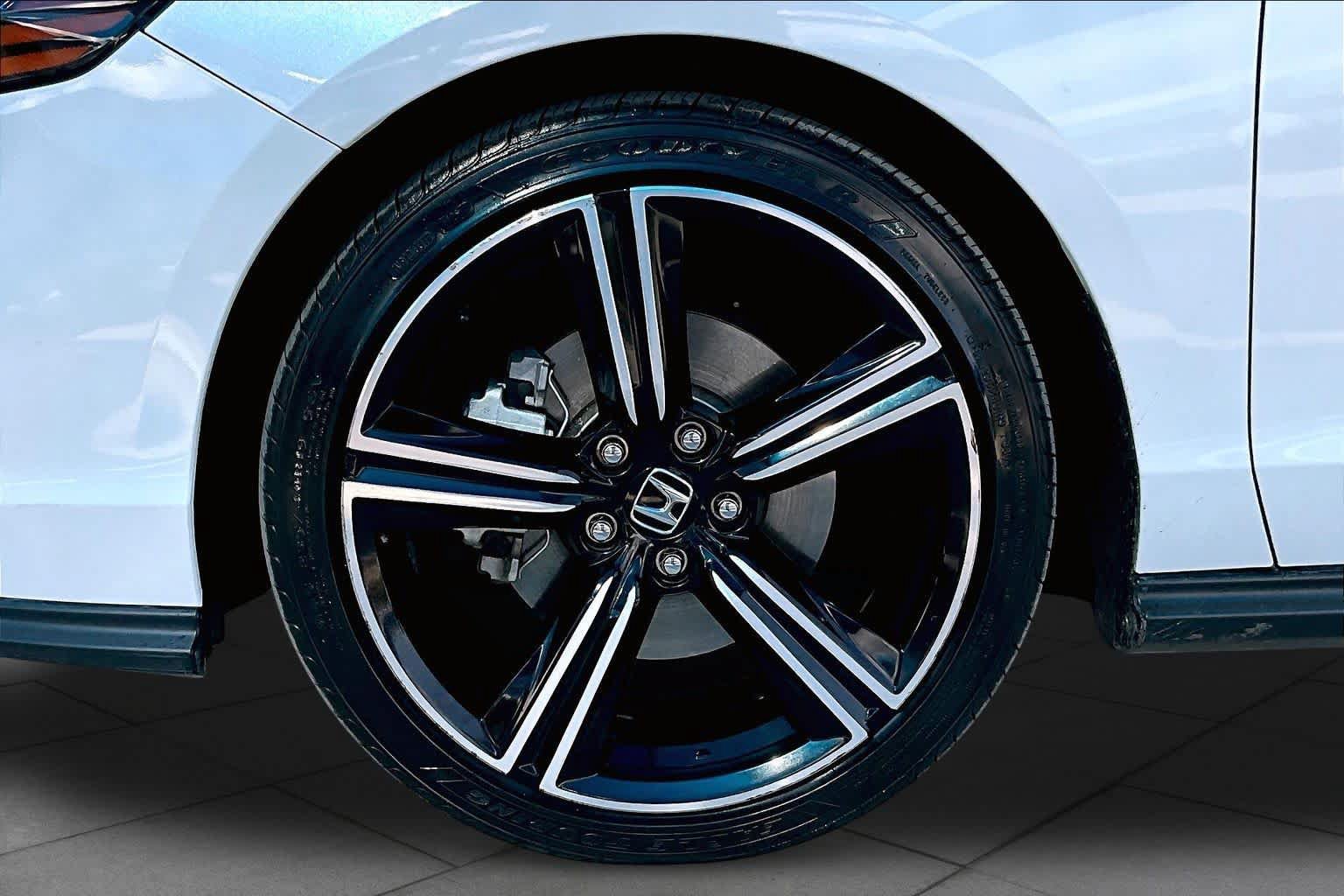 Used 2025 Honda Accord Sport image 11