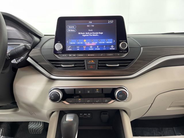Used 2025 Nissan Altima 2.5 SV image 25