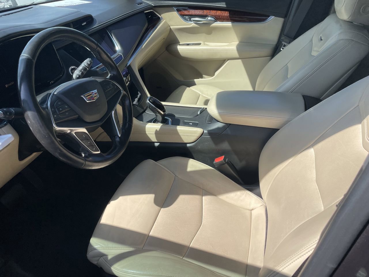 Used 2018 Cadillac XT5 Luxury w/ Driver Awareness Package image 5