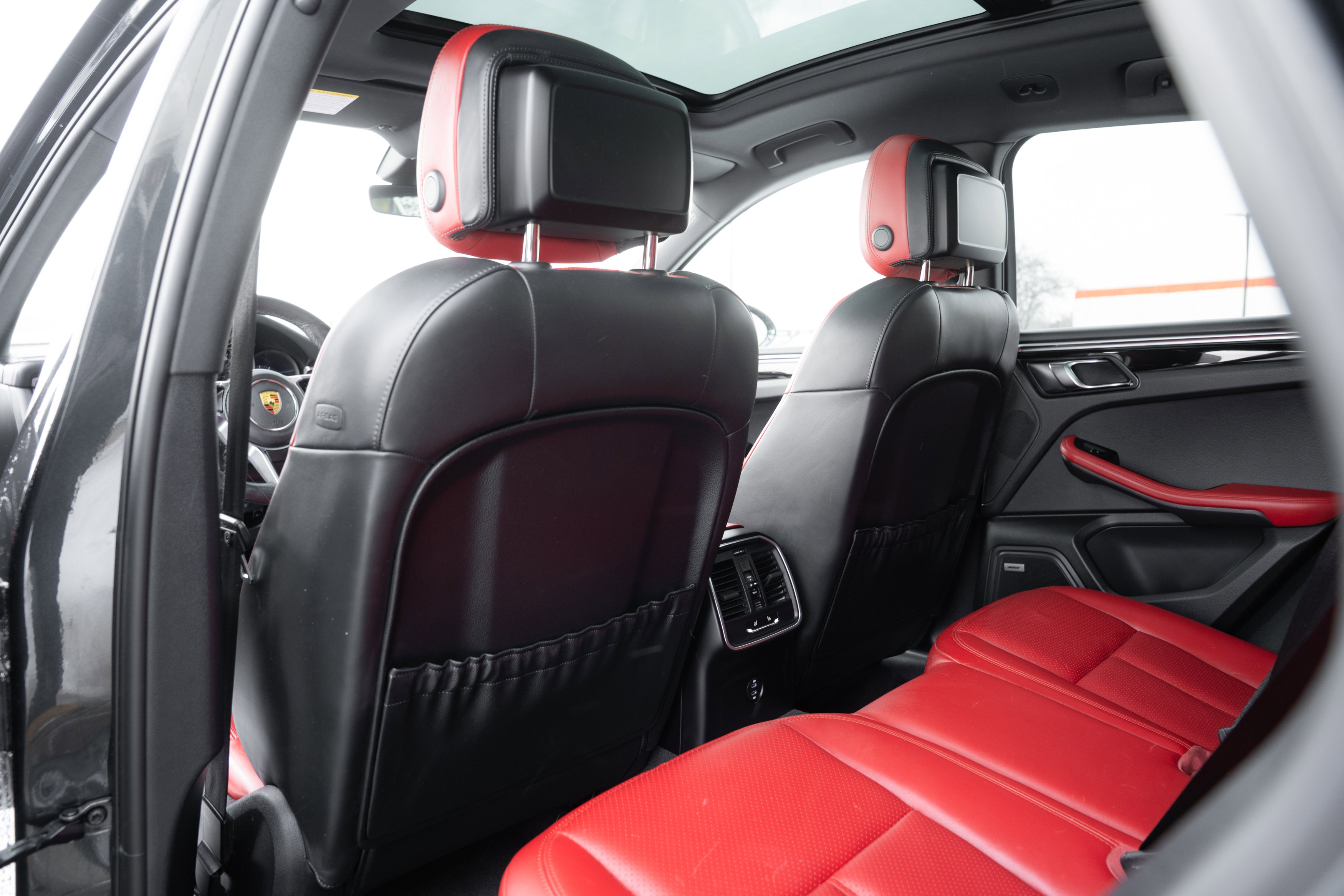 Used 2021 Porsche Macan image 24