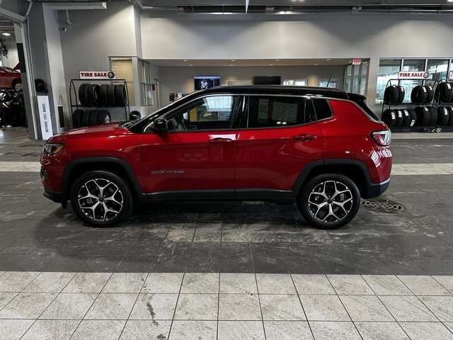 Used 2025 Jeep Compass Limited image 8
