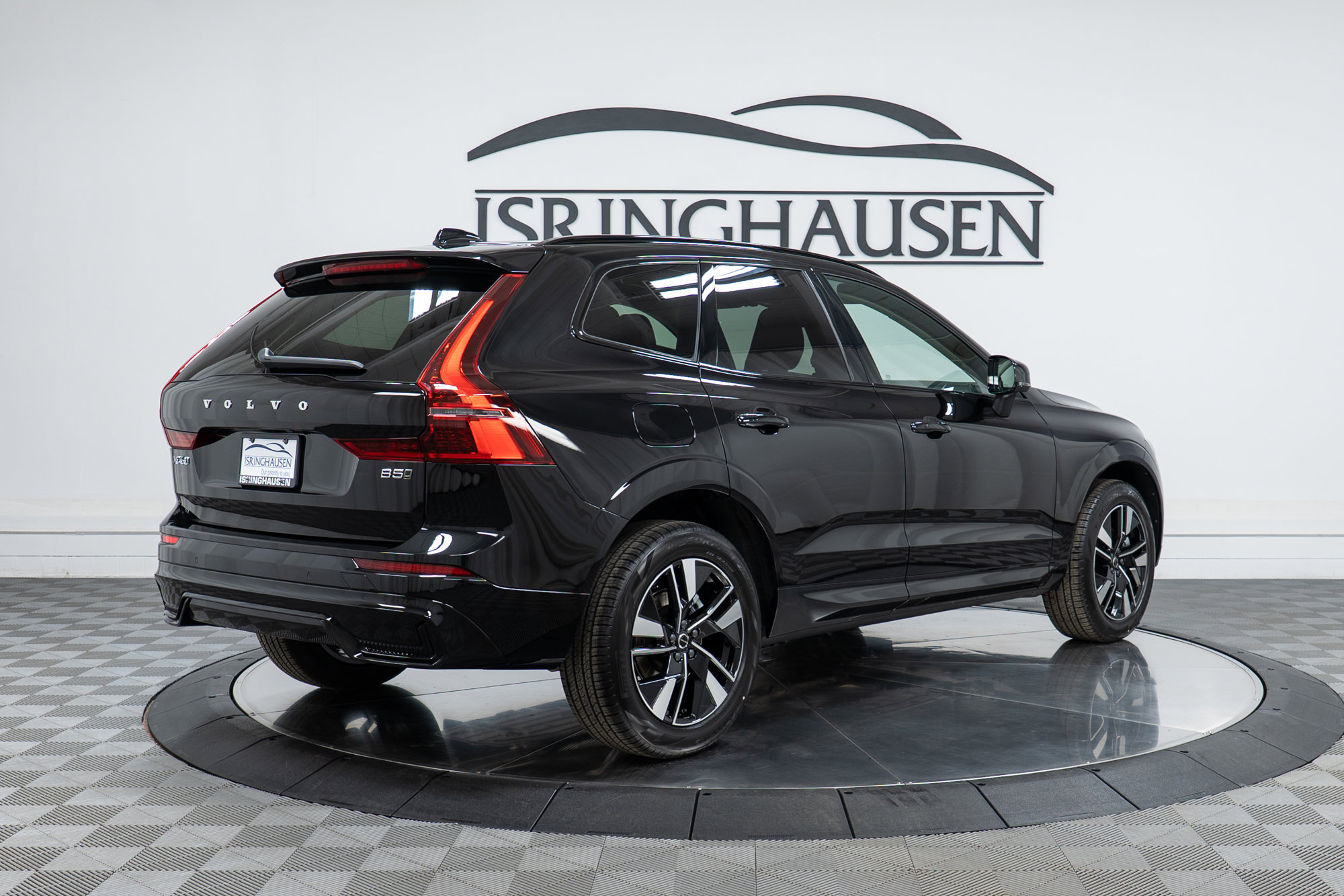 New 2026 Volvo XC60 B5 Core w/ Climate Package image 5