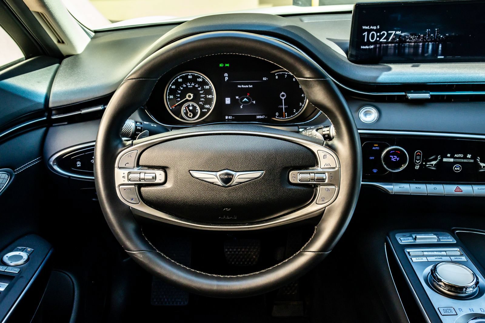 Used 2025 Genesis GV70 2.5T AWD/4WD image 18