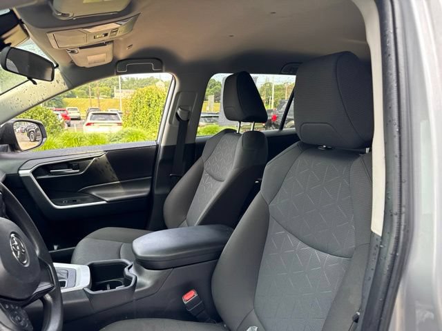 Used 2025 Toyota RAV4 XLE AWD/4WD image 15