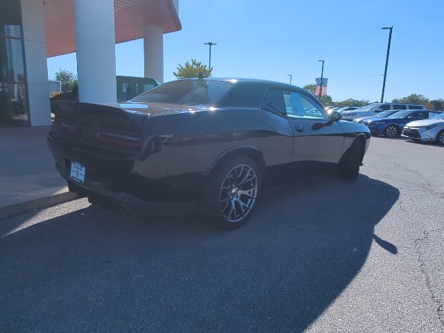 Used 2015 Dodge Challenger SRT RWD image 12