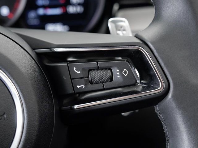 Certified 2025 Porsche Macan AWD/4WD image 13