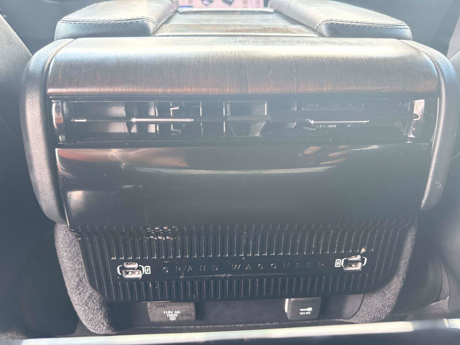 Used 2023 Jeep Grand Wagoneer Series II AWD/4WD image 19