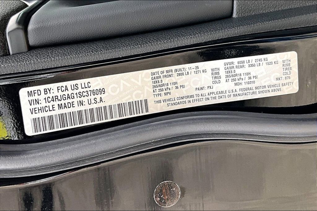 New 2025 Jeep Grand Cherokee Altitude image 12