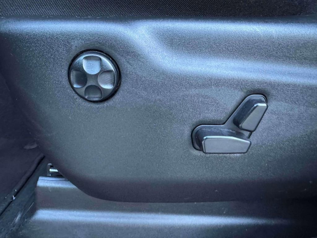 Used 2024 Dodge Durango GT image 17