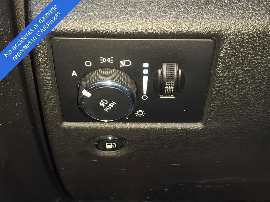 Used 2018 Jeep Grand Cherokee Laredo image 31