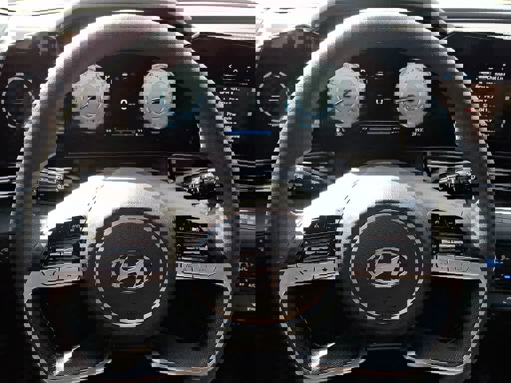 Used 2024 Hyundai Elantra SEL image 18