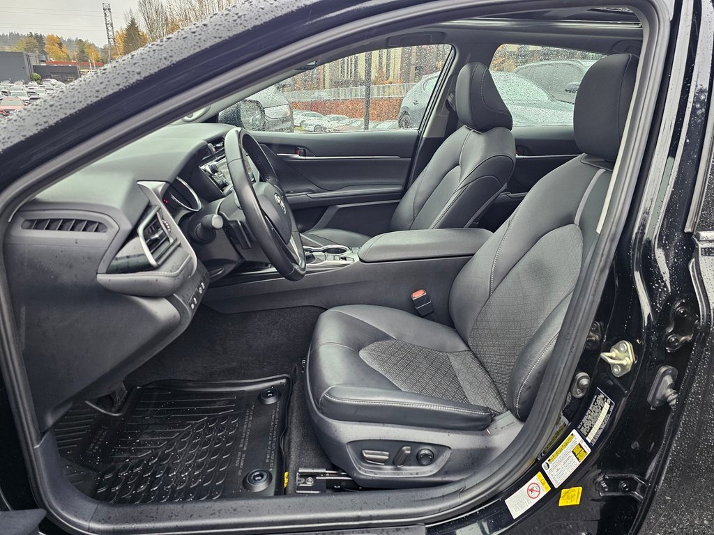 Used 2019 Toyota Camry XSE image 21